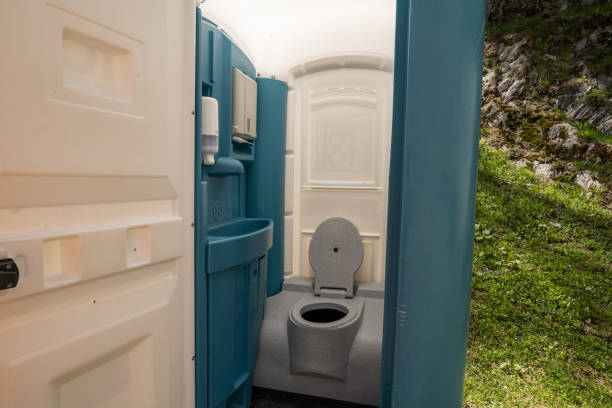 Best Porta potty delivery and setup  in Forest Oaks, NC